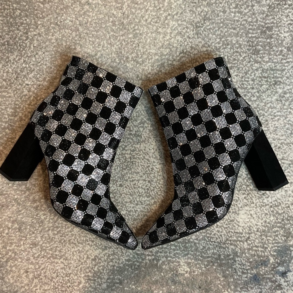 Wild Pair Ingridd Black & White Checkered Rhinestone Booties - Size 7 (NIB) - Picture 7 of 16